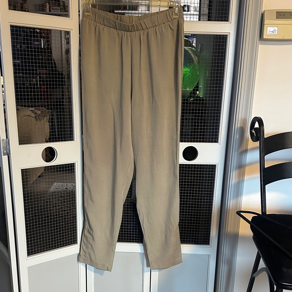 Magaschoni Men's Elastic-Waist Joggers in Khaki